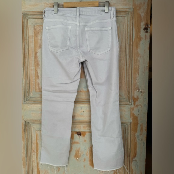 Pilcro cropped high-rise bootcut lavender jeans. Soft, stretchy, comfy. Size 28 - Picture 2 of 9